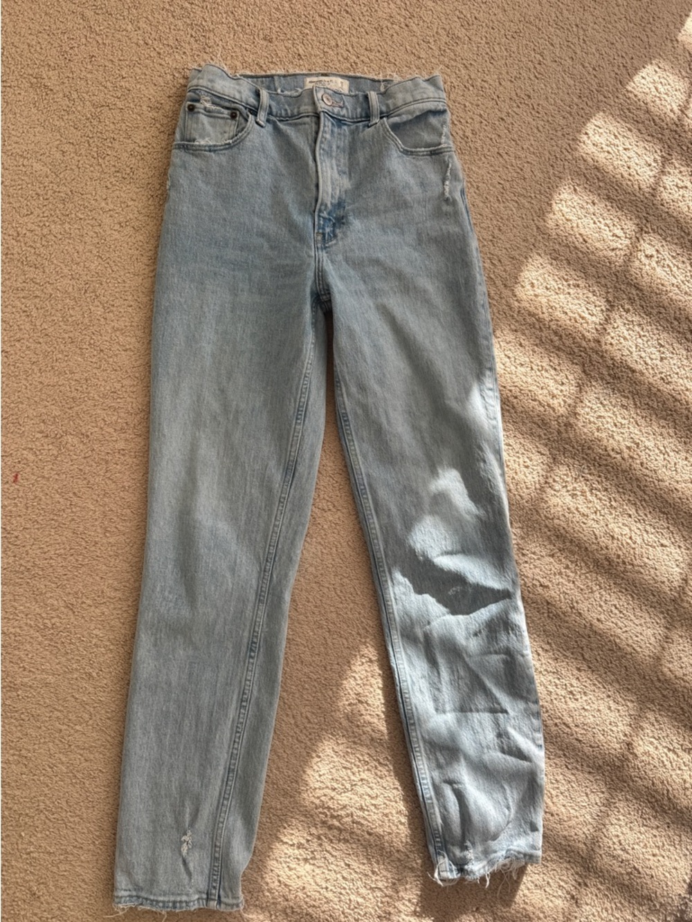 Abercrombie & Fitch 90’s Straight Ultra High Rise Jeans 4L